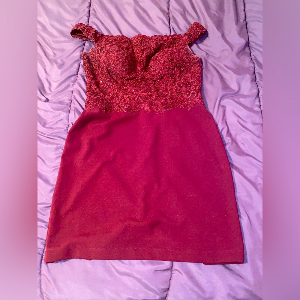 BOUTIQUE OFF THE SHOULDER LACE SEQUIN HOMECOMING/PROM DRESS
